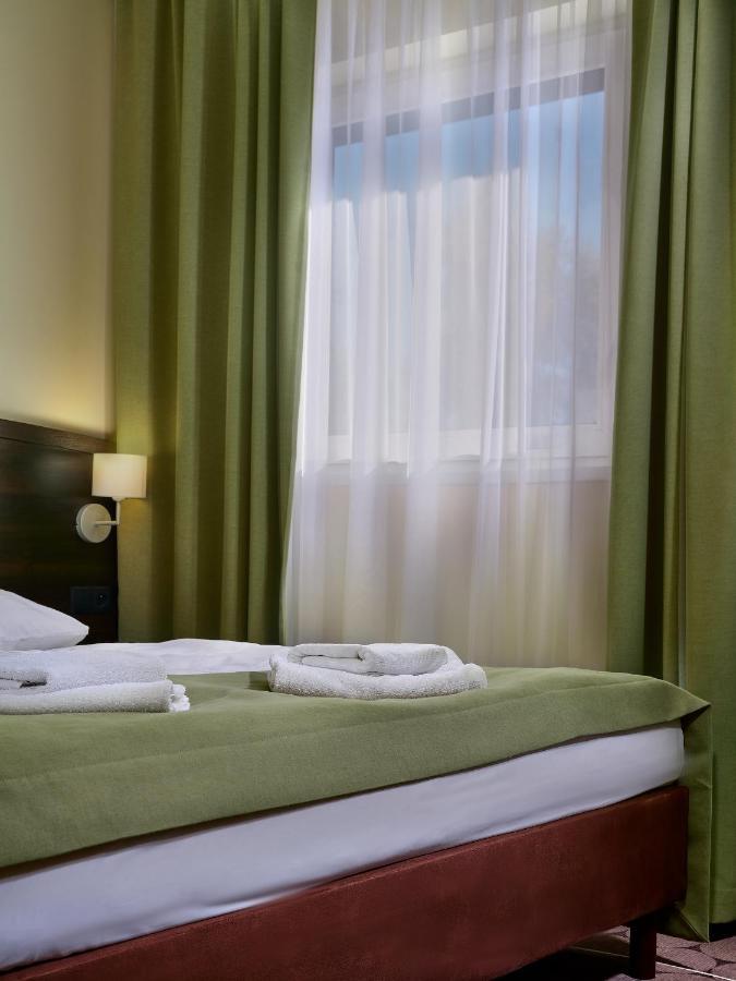 Aparthotel Lumen Краков Экстерьер фото