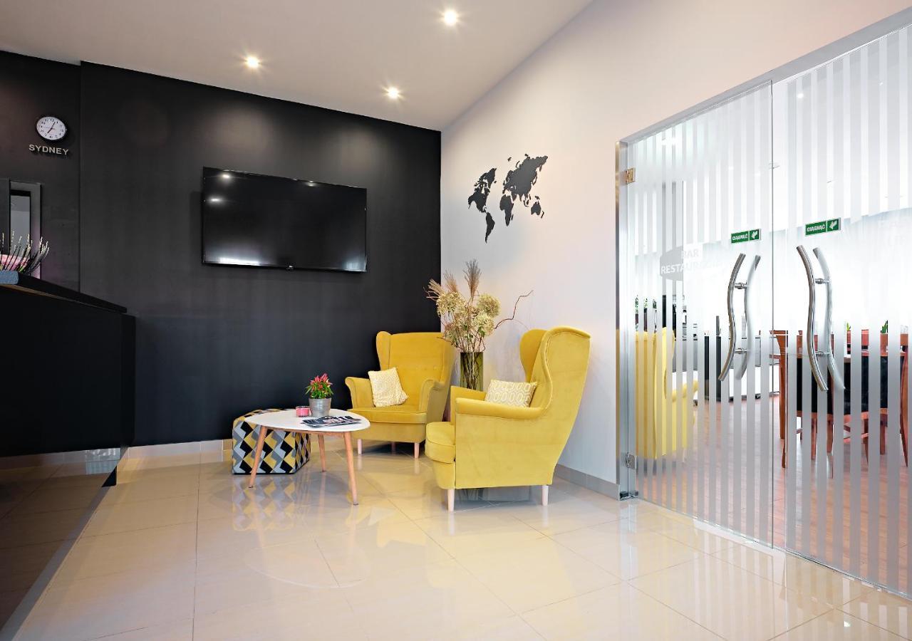 Aparthotel Lumen Краков Экстерьер фото