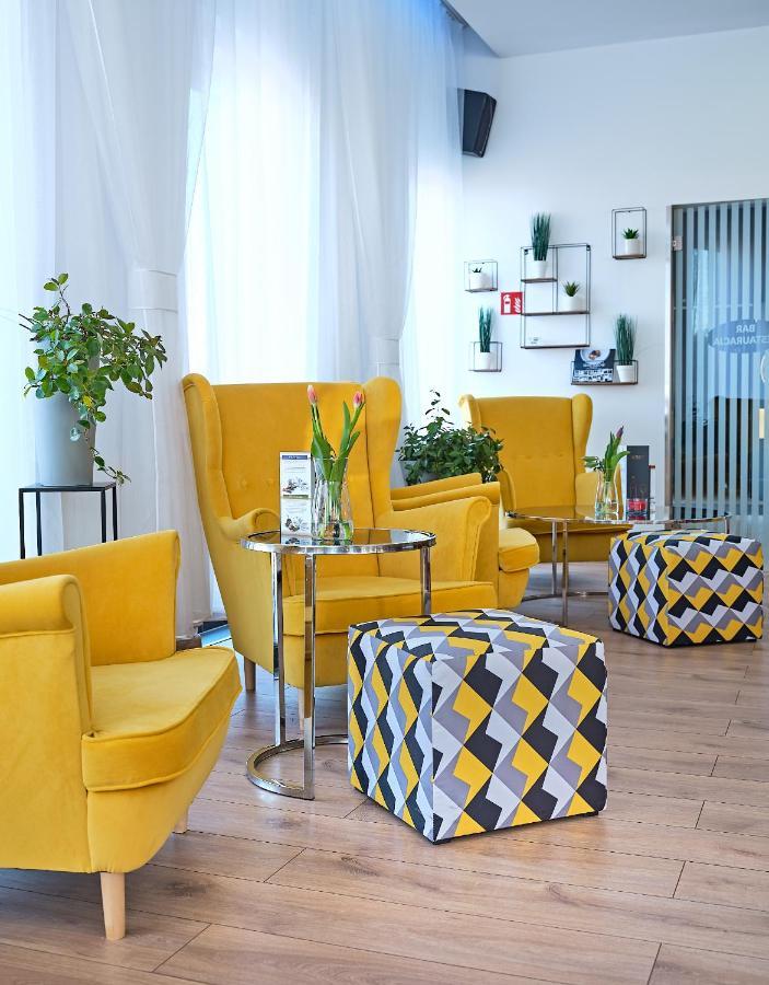 Aparthotel Lumen Краков Экстерьер фото