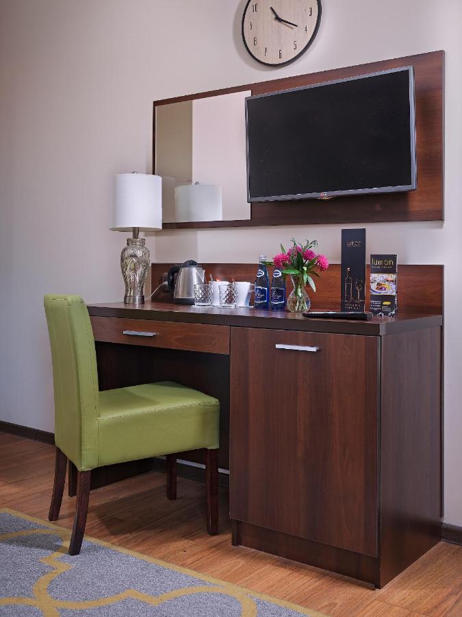 Aparthotel Lumen Краков Экстерьер фото
