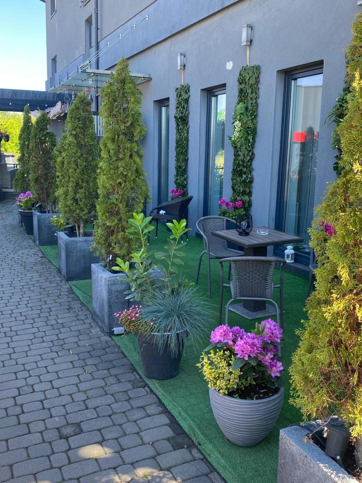 Aparthotel Lumen Краков Экстерьер фото