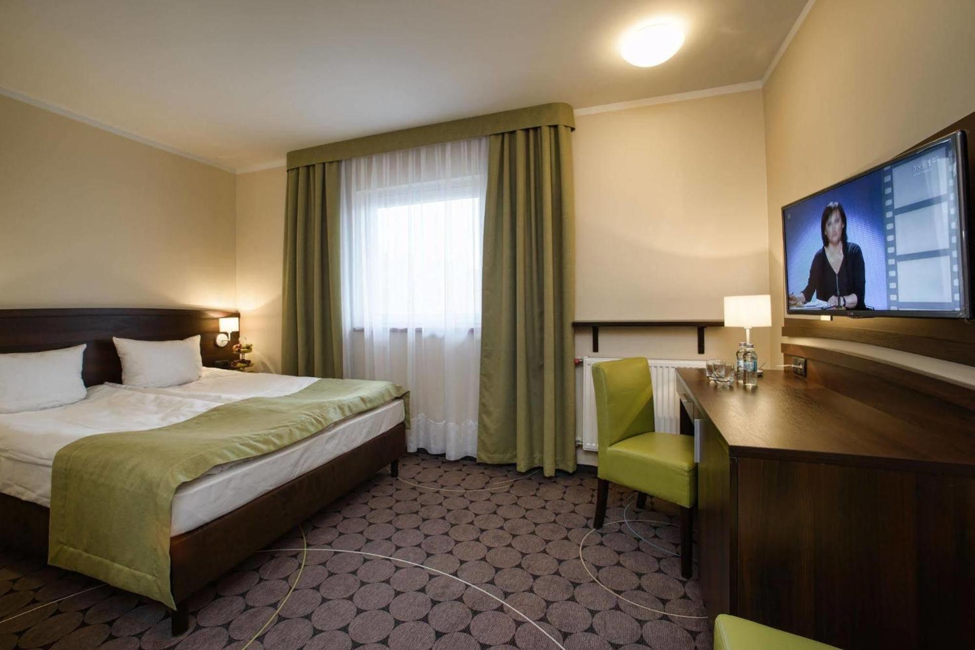 Aparthotel Lumen Краков Экстерьер фото